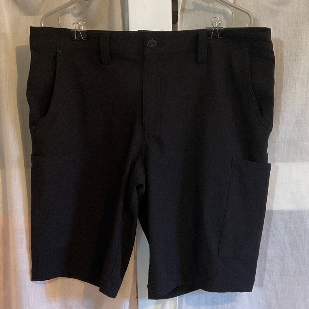 Amazon Essentials Men's Black Cargo Shorts
